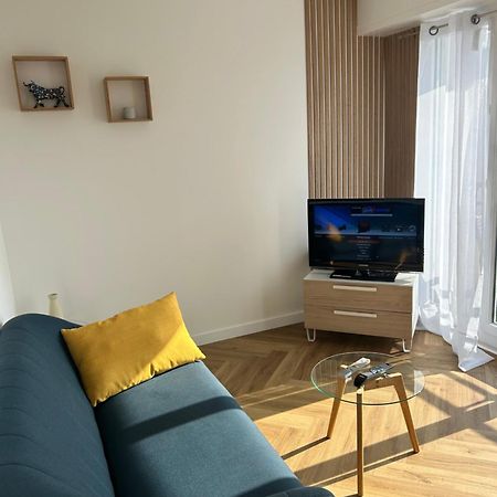 Agreable Studio Chantilly Avec Balcon Et Parking Securise Pau Exterior photo