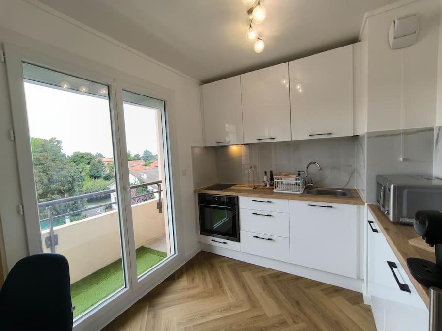 Agreable Studio Chantilly Avec Balcon Et Parking Securise Pau Exterior photo