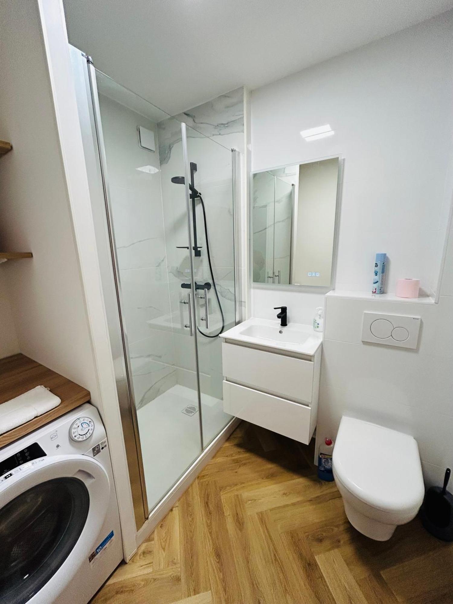 Agreable Studio Chantilly Avec Balcon Et Parking Securise Pau Exterior photo