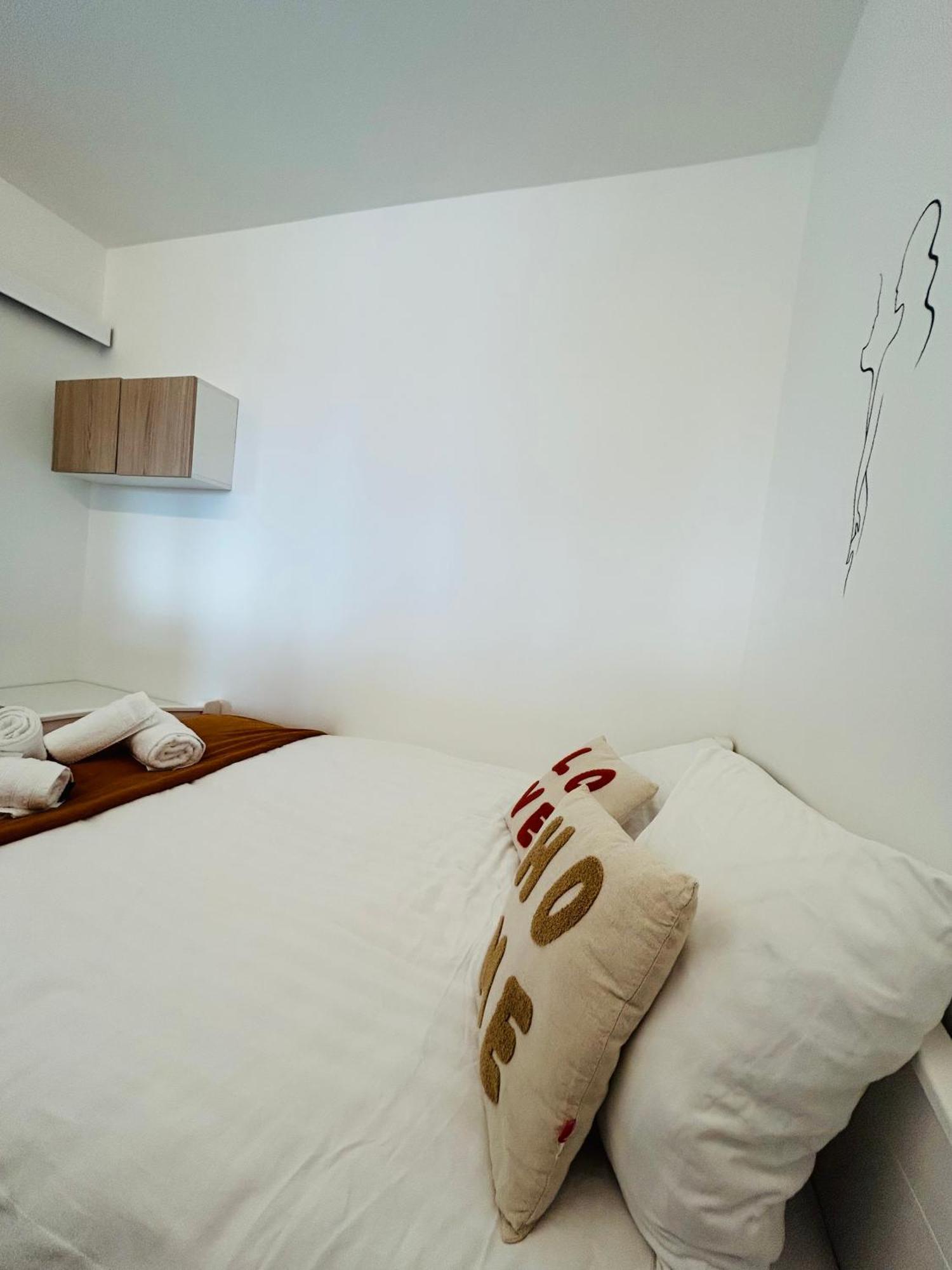Agreable Studio Chantilly Avec Balcon Et Parking Securise Pau Exterior photo