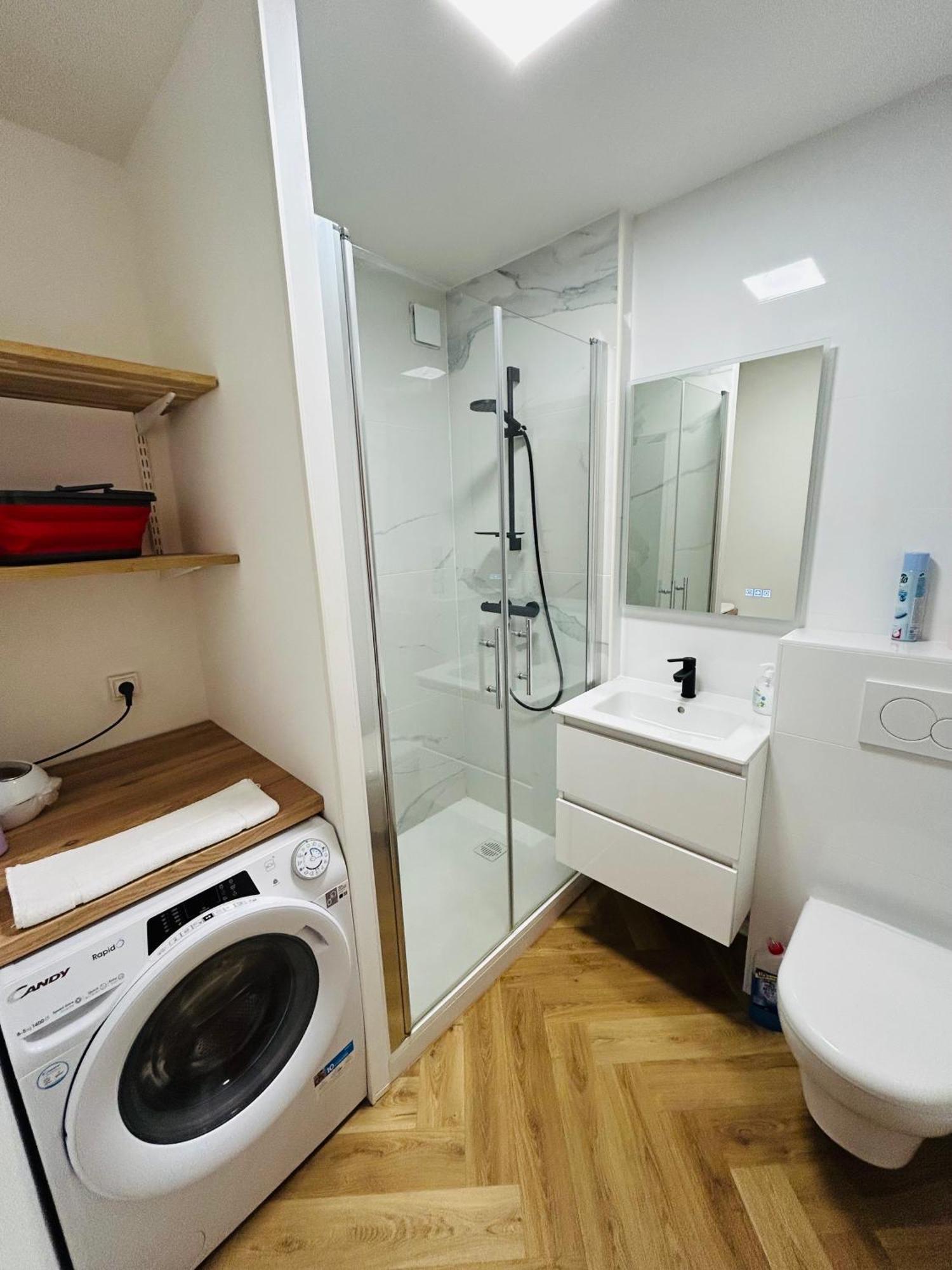 Agreable Studio Chantilly Avec Balcon Et Parking Securise Pau Exterior photo